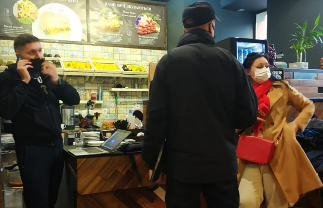 В Киеве ресторан уличили в нарушении карантина