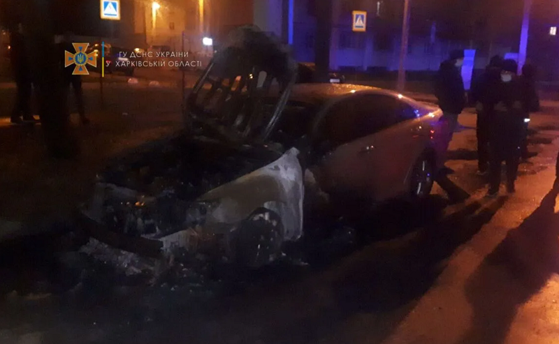 В Харькове сожгли автомобиль замглавы Генеральной инспекции Офиса генпрокурора: есть две версии