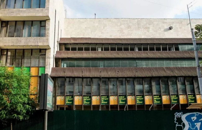 Суд заборонив реконструкцію будівлі «Квіти України» у Києві