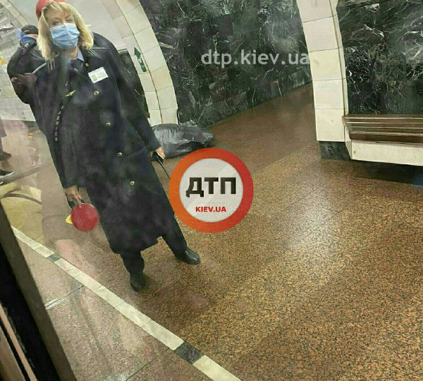 В киевском метро умерла женщина: подробности трагедии