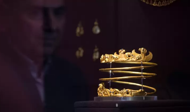 Шмыгаль рассказал, где будут хранить «скифское золото» после возвращения