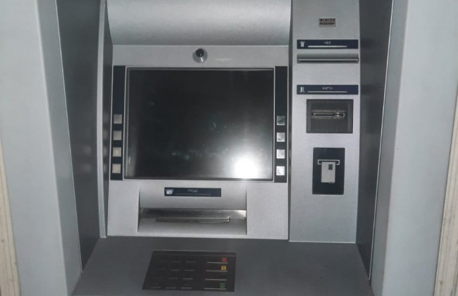 Пошел на банкомат с топором: в Киевской области мужчина пытался совершил дерзкое ограбление