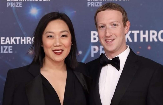На Цукерберга и его жену подали в суд за домогательства