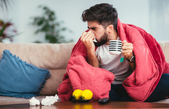 Симптомы очень похожи в первые дни: как не спутать коронавирус и ОРВИ
