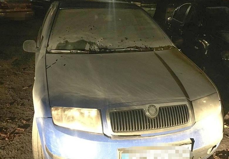 У Києві чоловік із помсти обстріляв та підпалив авто знайомого
