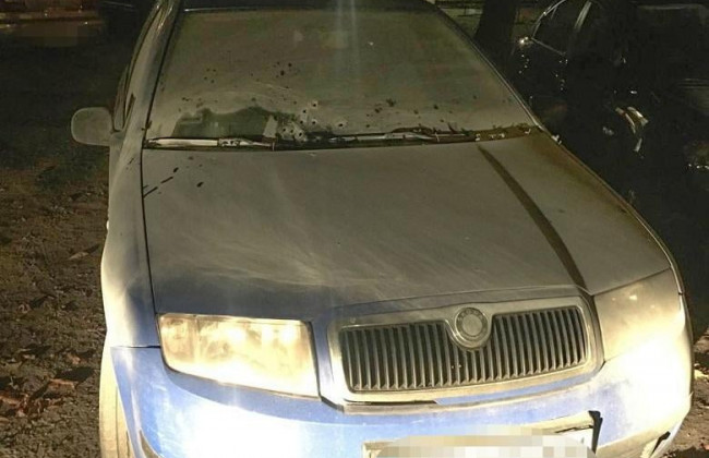 У Києві чоловік із помсти обстріляв та підпалив авто знайомого