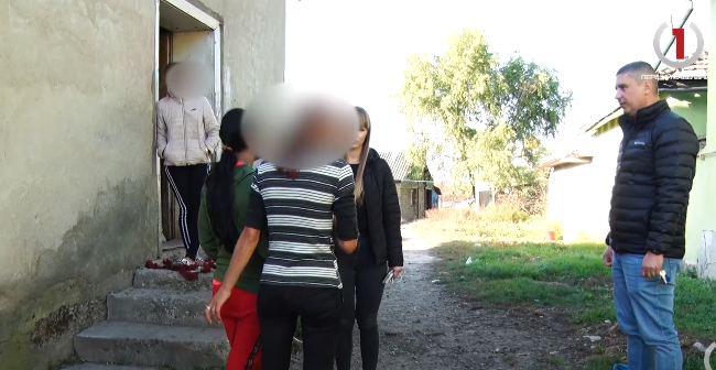 С отцом ребенка познакомилась на свалке: на Закарпатье забеременела 11-летняя девочка, видео