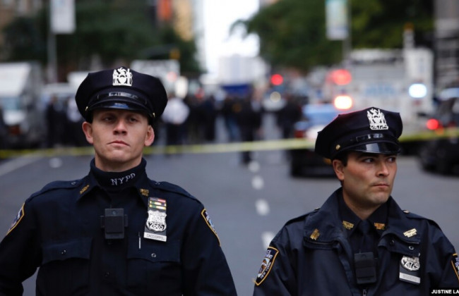 Вакцинация и никаких тестов – новые правила для муниципальных служащих Нью-Йорка