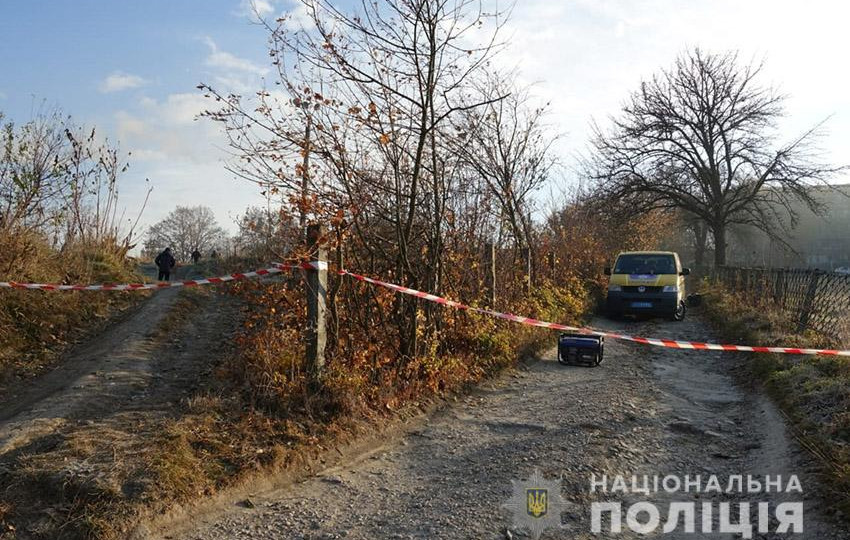 Тело нашли возле кладбища: в Хмельницкой области загадочно погибла женщина