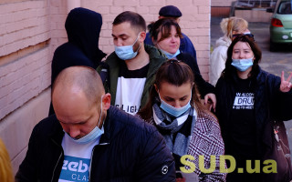 Большие очереди у пунктов вакцинации в последний рабочий день перед новым локдауном: ФОТО