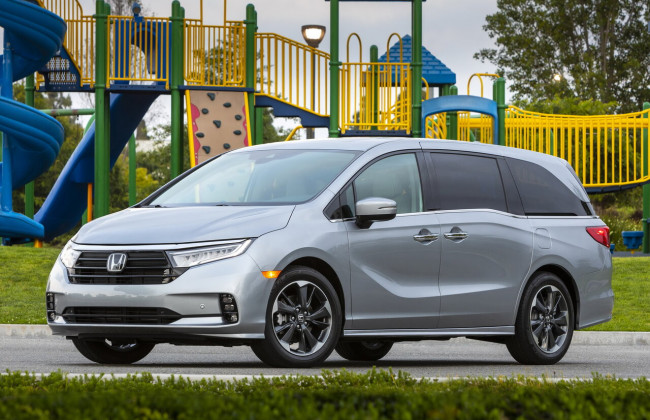 ТОП-5 самых надежных минивэнов для семейных поездок