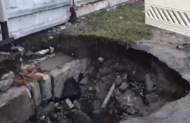 В Киеве показали последствия прорыва теплотрассы