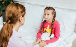 Боли в животе и усталость: как распознать постковидный синдром у детей