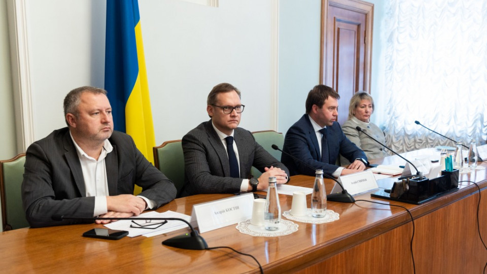 У Зеленського обговорили судову реформу разом із іноземними послами та РСУ