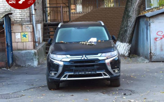 Бросил авто и не забирает вторую неделю: киевлян разозлил очередной «герой парковки»