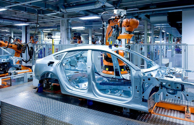 Производителей обяжут комплектовать новые автомобили черными ящиками