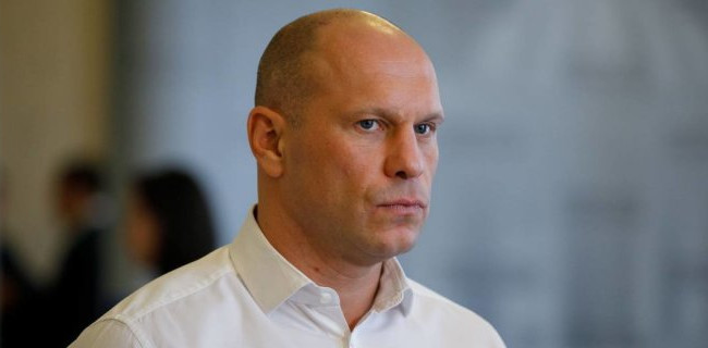 В Киеве остановили авто нардепа Кивы: что происходит, видео