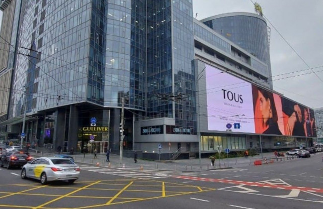 На некоторых улицах Киева нанесли новую разметку на дорогах