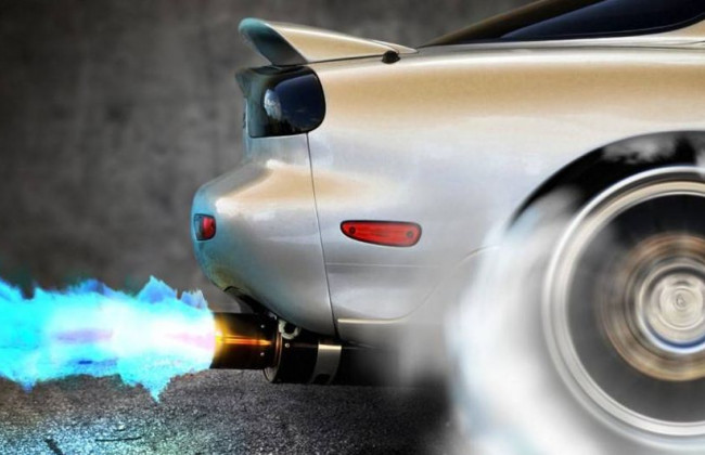 Штраф в 1000 долларов за громкий выхлоп автомобиля: где так наказывают водителей