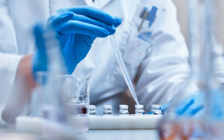 В чем разница между иммунитетом у привитых и переболевших COVID-19