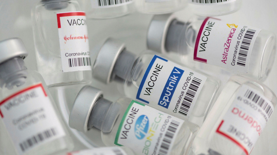 Нидерланды взвешивают, рекомендовать ли бустерные вакцины от COVID-19 для всех взрослых