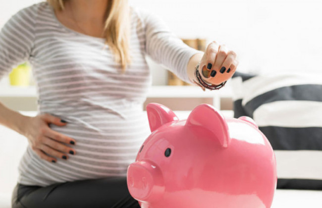 Кабмін спростив отримання допомоги у зв'язку з вагітністю та пологами через «Дію»