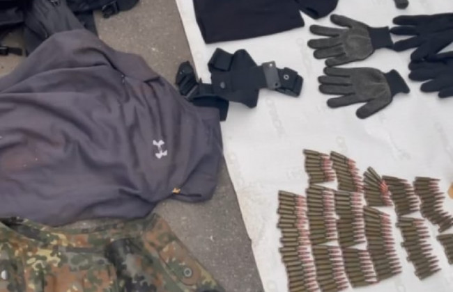 На Київщині двоє росіян пограбували бабцю: викрали гроші та ювелірні вироби