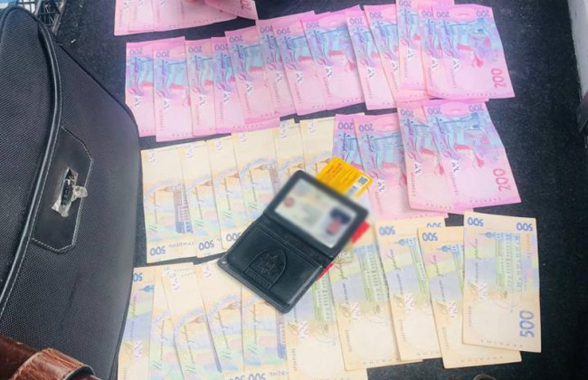 У Києві судитимуть поліцейського, який вимагав хабарі у керівників закладів харчування у карантин