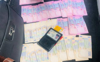 У Києві судитимуть поліцейського, який вимагав хабарі у керівників закладів харчування у карантин