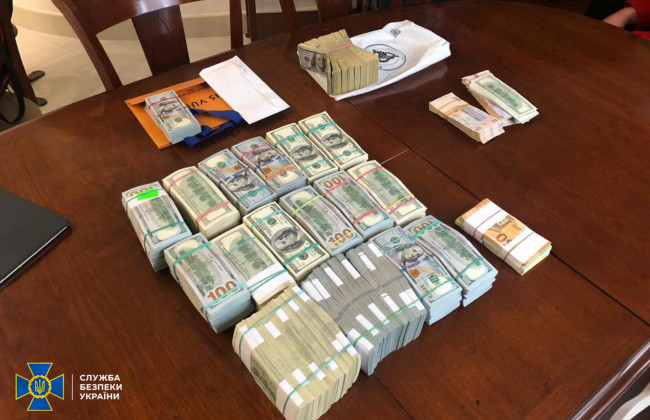 Корупційна схема в Податковій службі: СБУ та НАБУ провели обшуки по всій Україні