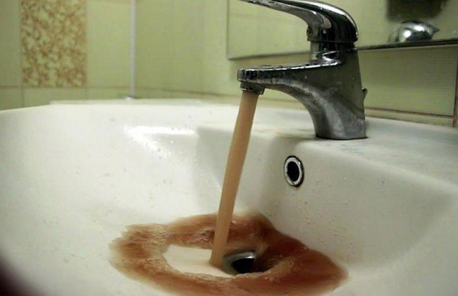 В киевских домах из кранов потечет грязная вода: в чем причина