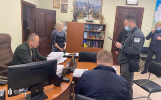 ДБР: суддю та працівників Лисичанського міського суду викрито на махінаціях із ухваленням судових рішень