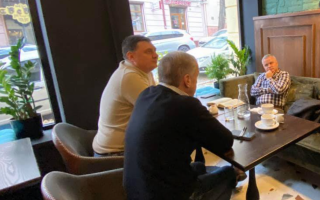 У ресторанах Чернівців «впіймали» чиновників без COVID-сертифікатів: фото