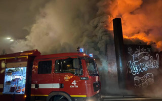 В Киеве вспыхнул мощный пожар в ресторане: фото