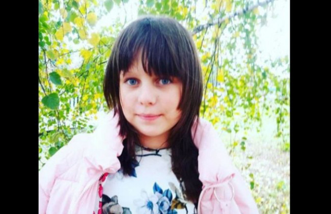 Под Киевом разыскивают 13-летнюю девочку с голубыми глазами, фото