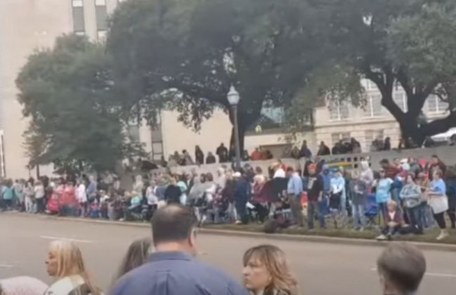 Он так и воскрес: в США сотни конспирологов два дня ждали «второго пришествия» Кеннеди