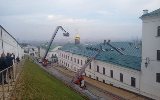 Спасатели ликвидировали пожар на территории Киево-Печерской лавры