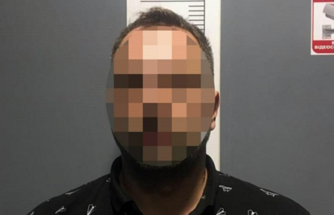 В столице неадекват набросился с ножом на отца: подробности