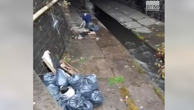 В Киеве ликвидировали свалку бездомных вокруг реки Лыбедь