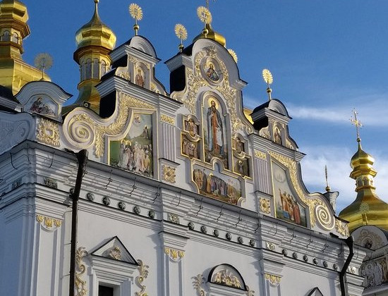 В Киеве монахи Лавры напали на журналиста