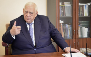 Экс-нардеп Ефим Звягильский умер от осложнений коронавируса