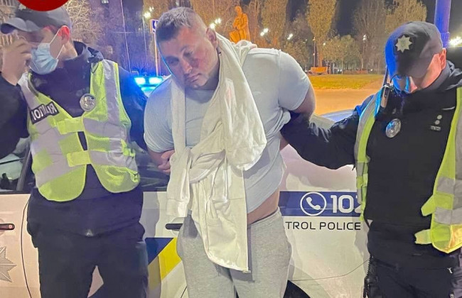 В Киеве сбили полицейского во время оформления ДТП: видео