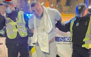 В Киеве сбили полицейского во время оформления ДТП: видео