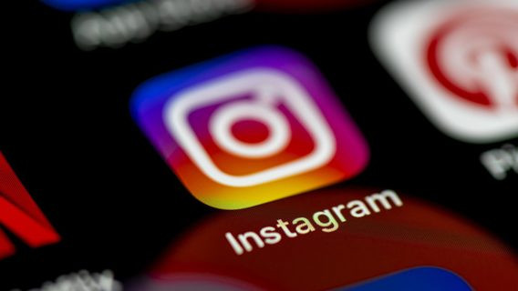 Instagram поверил мошеннику в смерть главы и заблокировал его аккаунт