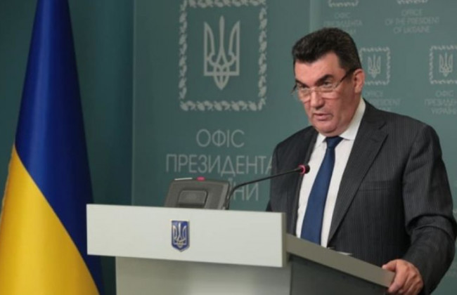 Возьмите по 2-3 беженца себе домой: секретарь СНБО резко ответил немецким социал-демократам