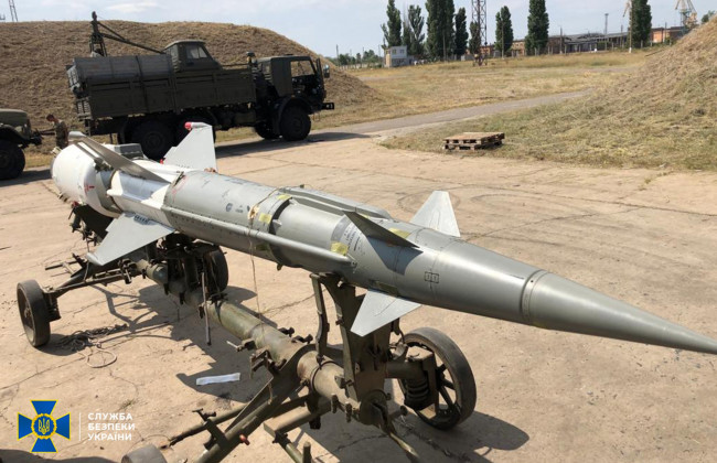 СБУ передала в Міноборони вилучене контррозвідкою військове озброєння на 1 млрд грн