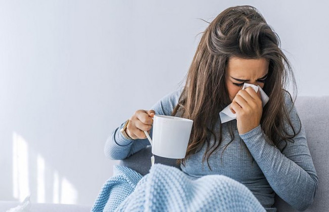 Похож на тяжелую форму ОРВИ: раскрыли особый симптом штамма «Дельта»