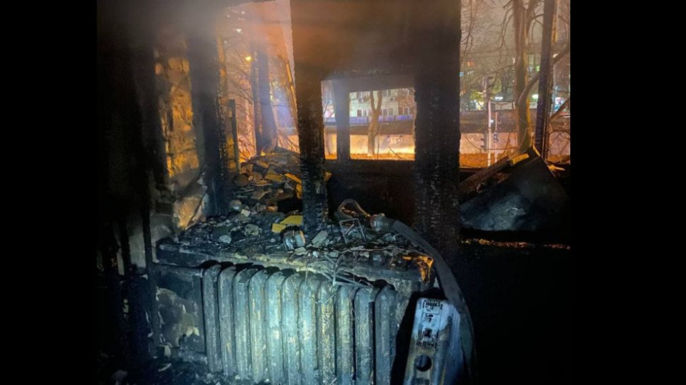 В Киеве вспыхнул пожар в многоэтажке, фото