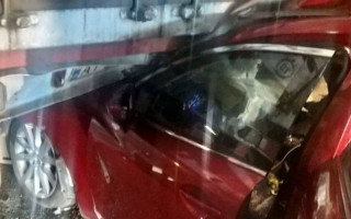 «Родились в рубашках»: в Киеве легковушка влетела под грузовик