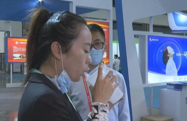 Аэрозольная прививка: показали первую в мире ингаляционную вакцину от COVID-19